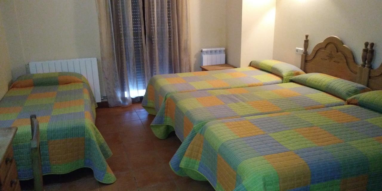 Hostal La Vega Peralejos Buitenkant foto