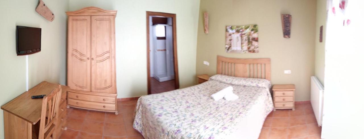 Hostal La Vega Peralejos Buitenkant foto
