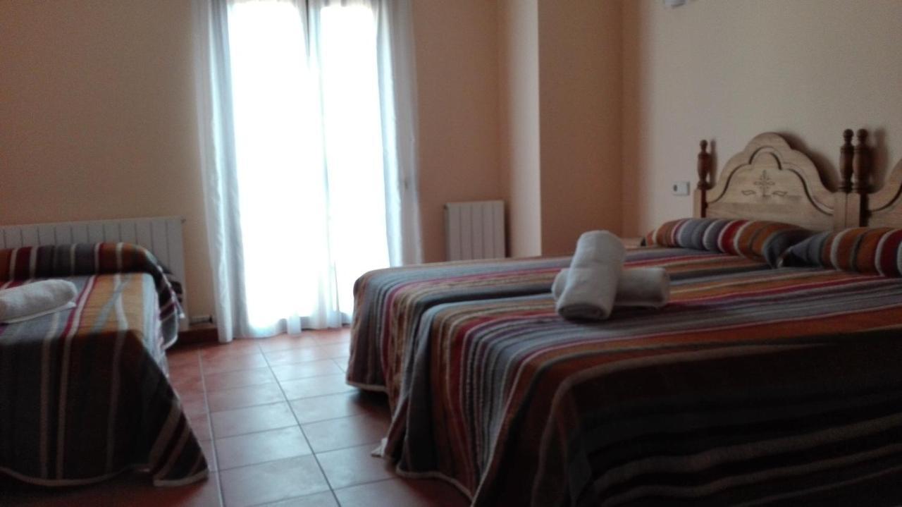 Hostal La Vega Peralejos Buitenkant foto